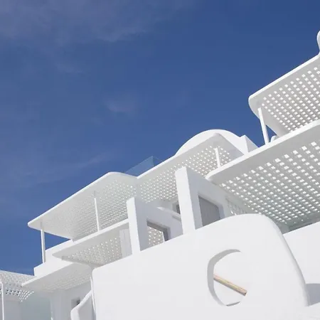 Tholos Hotell 4*