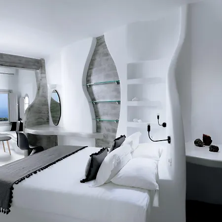 Tholos Hotell 4*