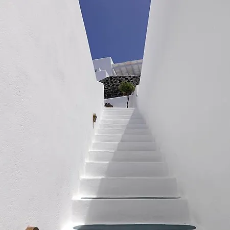 Tholos 4* Imerovigli (Santorini)