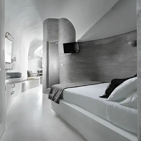 Tholos Hotell 4*