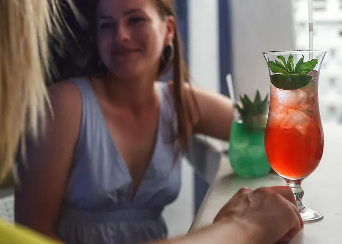 Tholos 4* Imerovigli (Santorini)