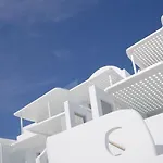 Tholos Hotel 4*