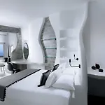 トロス ホテル 4*