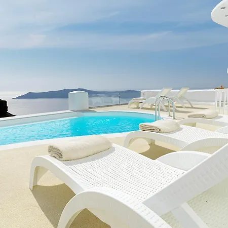 Tholos Hotel 4*
