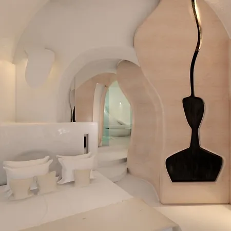 Tholos Hotel 4*