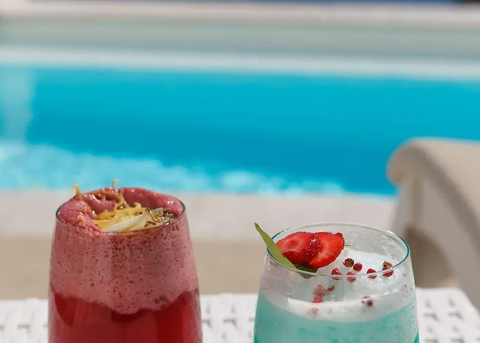 Tholos Hotel Imerovigli (Santorini)