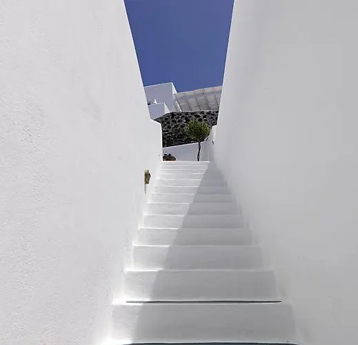 Tholos 4* Imerovigli (Santorini)